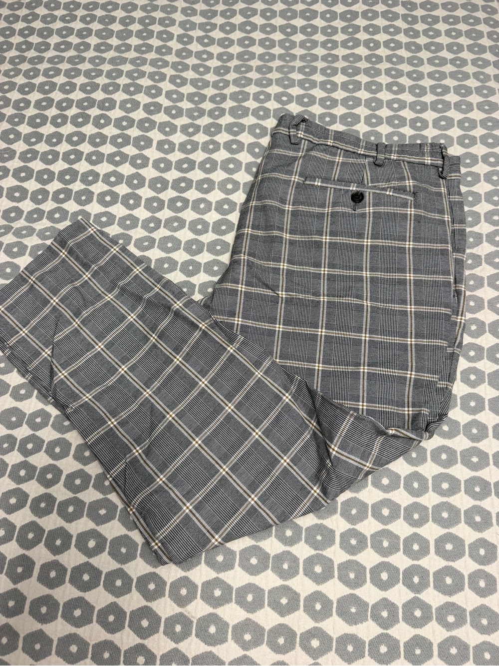 jf j.ferrar Gray Windowpane Plaid Men's Dress Pants